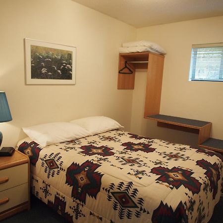Whale'S Tail Guest Suites Ucluelet Zimmer foto